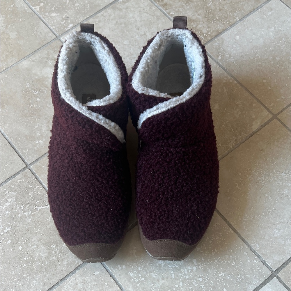 Cozy Burgundy Booties with White Lining